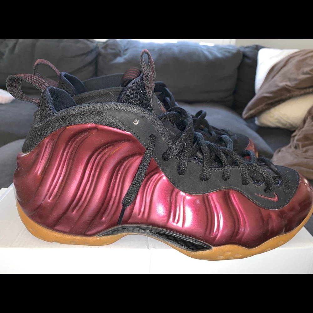 Nike air foamposite maroon size 10.5